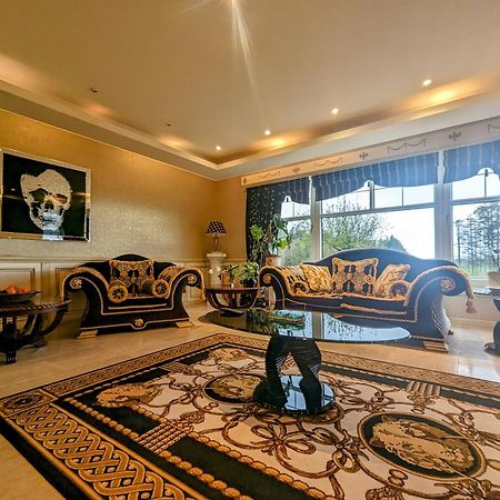 Finn Village - Loch Lomond Villa B&B - Black Room With Jacuzzi-Style Bath Glasgow Exterior foto
