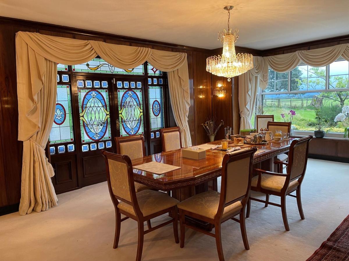 Finn Village - Loch Lomond Villa B&B - Black Room With Jacuzzi-Style Bath Glasgow Exterior foto
